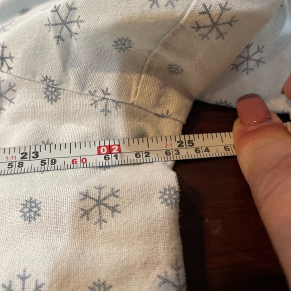 ‘Stranger Things’ Eleven Costume - Hospital Gown 🎃 - Picture 5 of 7